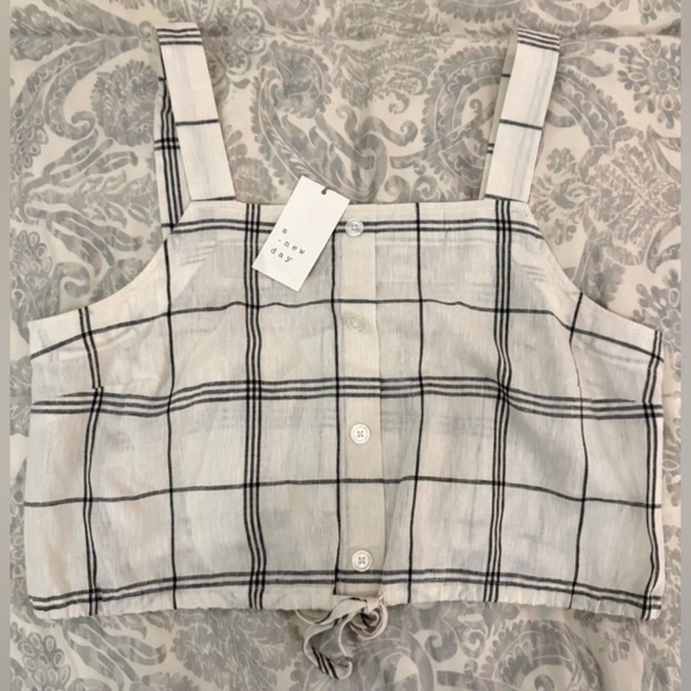 NWT Cream Windowpane Top (XL)